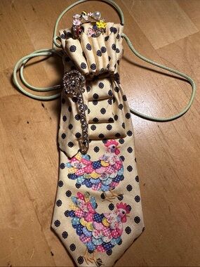 Horchow Beige Floral Dot Necklace Tie with a Flower Pin and wreath brooch